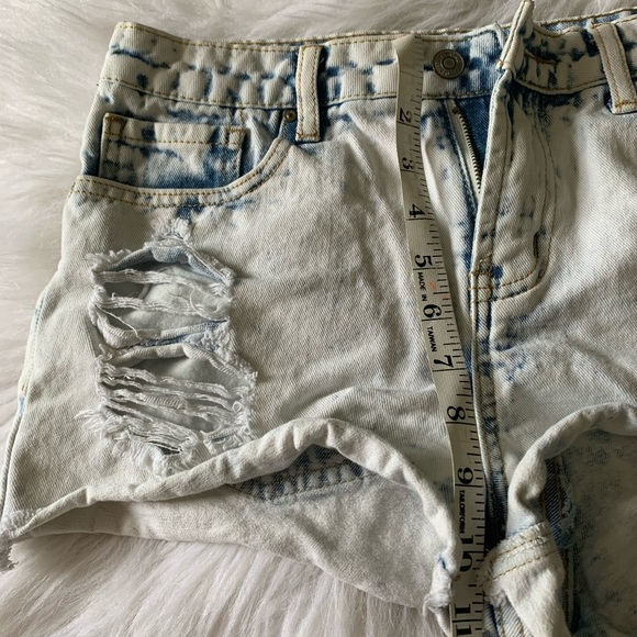 CALI Jean Shorts - Picture 2 of 5